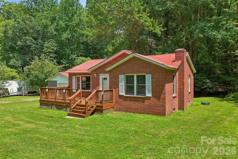 611 Reeves Cove Road Candler, NC 28715