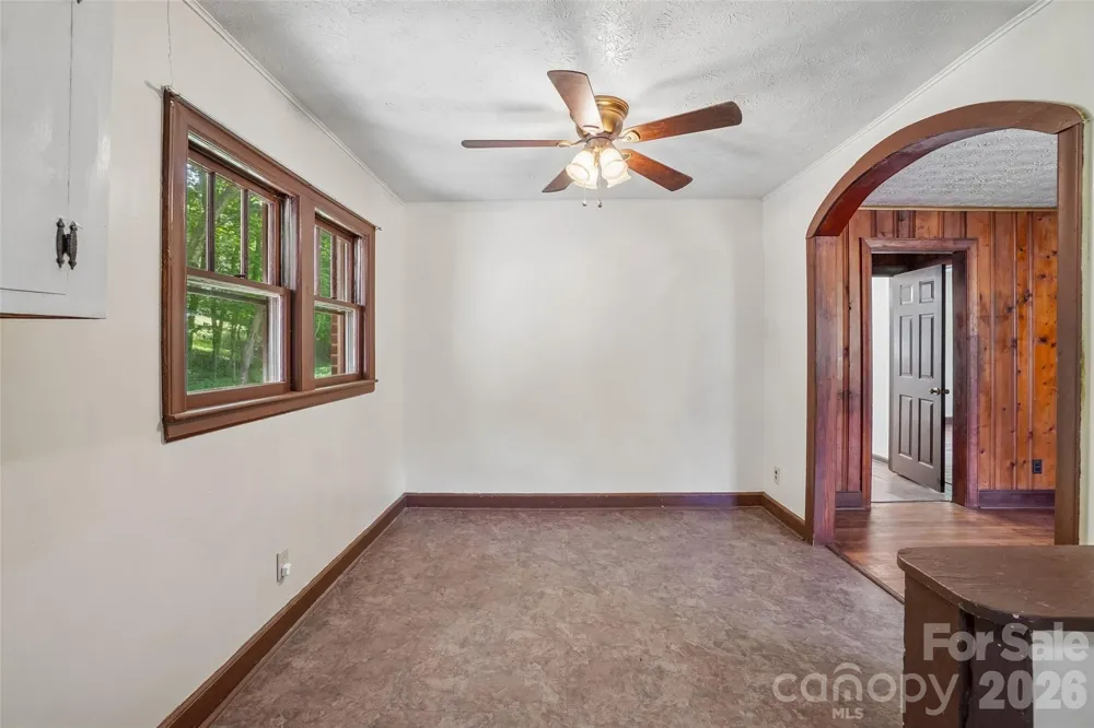 611 Reeves Cove Road Candler, NC 28715