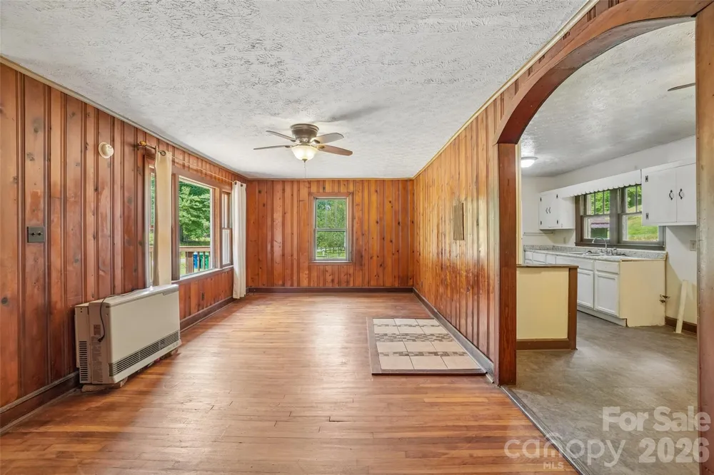 611 Reeves Cove Road Candler, NC 28715