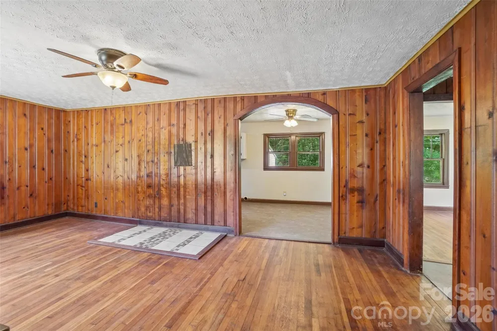611 Reeves Cove Road Candler, NC 28715