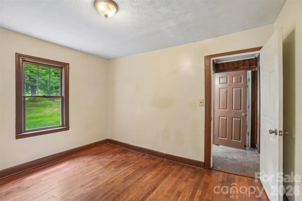 611 Reeves Cove Road Candler, NC 28715
