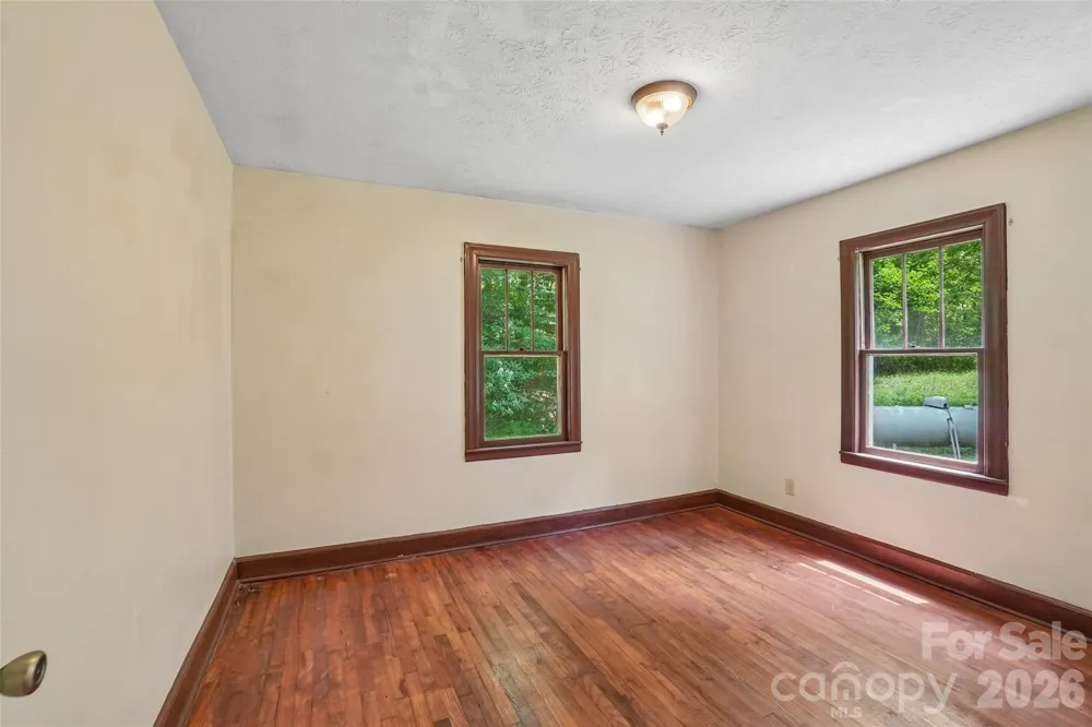611 Reeves Cove Road Candler, NC 28715