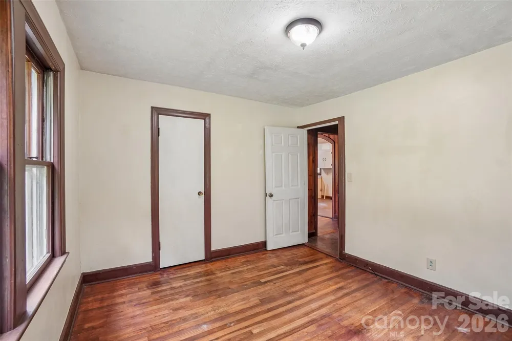 611 Reeves Cove Road Candler, NC 28715