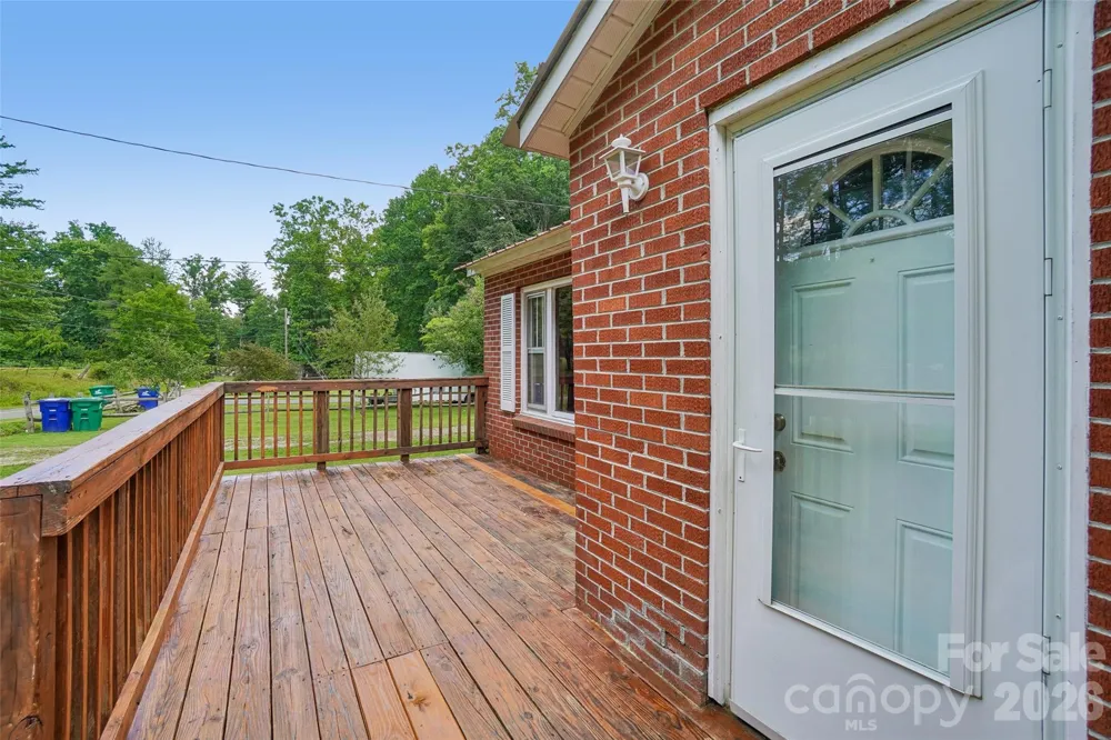 611 Reeves Cove Road Candler, NC 28715