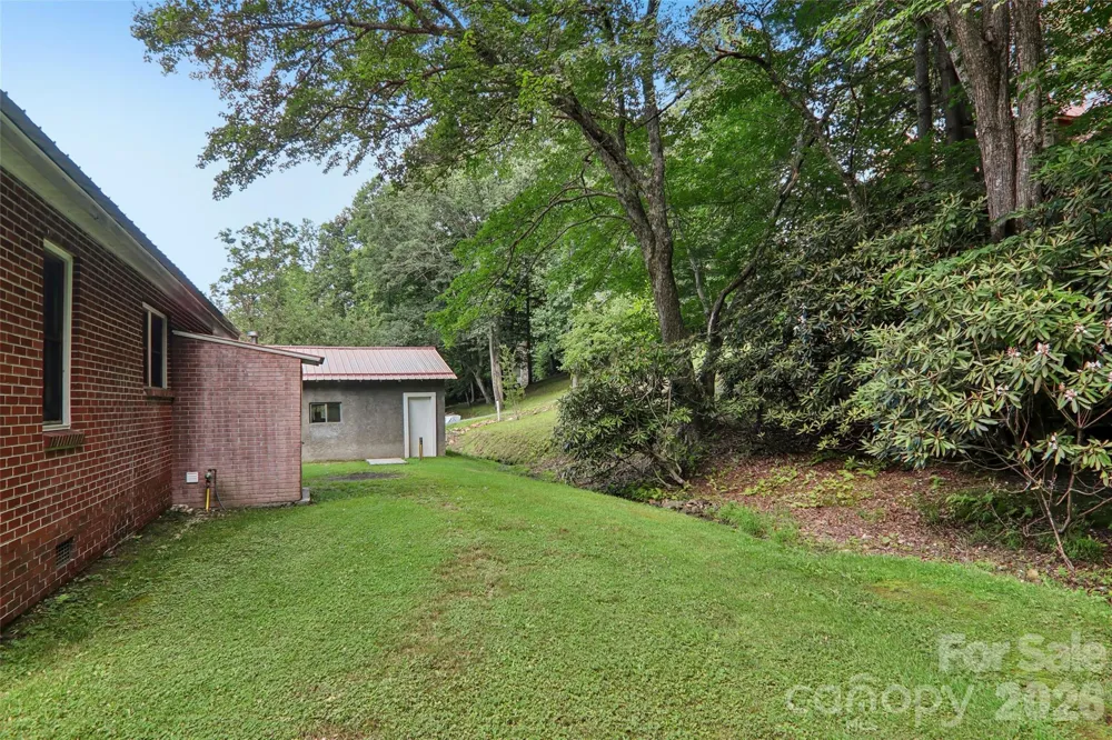 611 Reeves Cove Road Candler, NC 28715