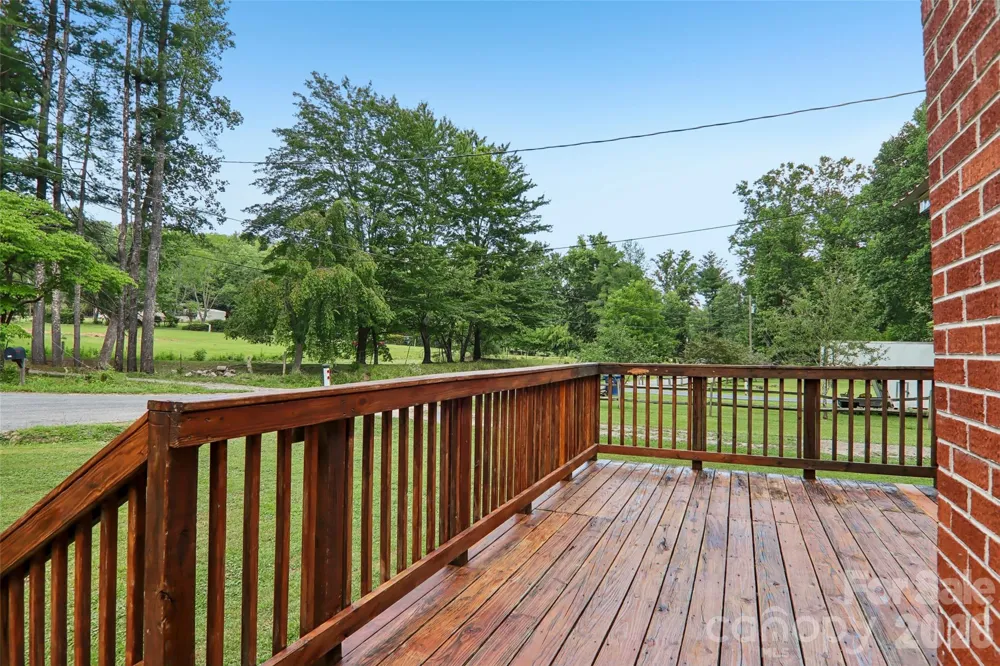611 Reeves Cove Road Candler, NC 28715