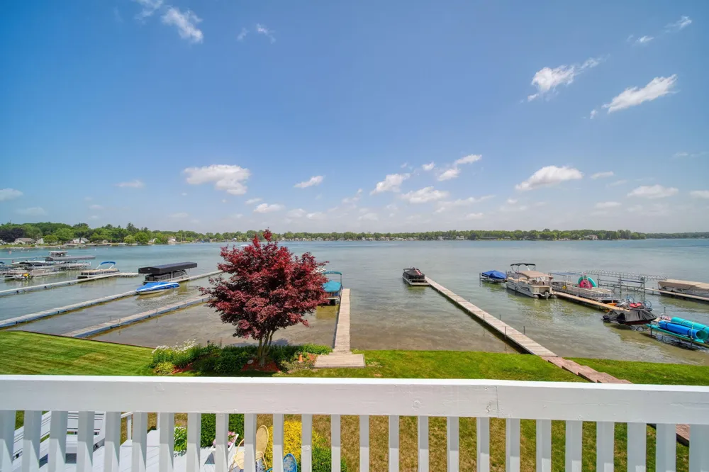 413 Oakwood Avenue Clarklake, MI 49234