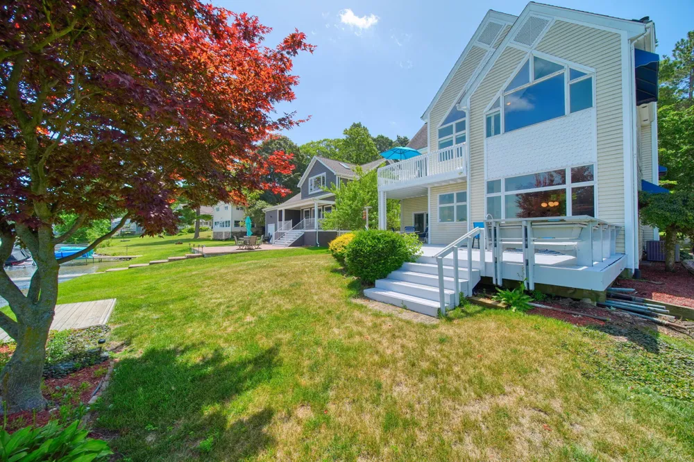 413 Oakwood Avenue Clarklake, MI 49234
