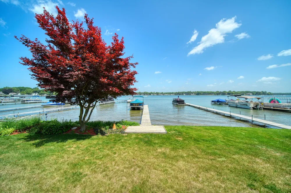 413 Oakwood Avenue Clarklake, MI 49234