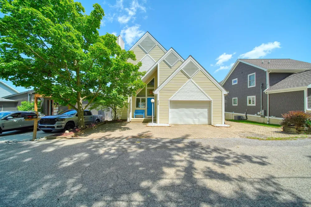 413 Oakwood Avenue Clarklake, MI 49234