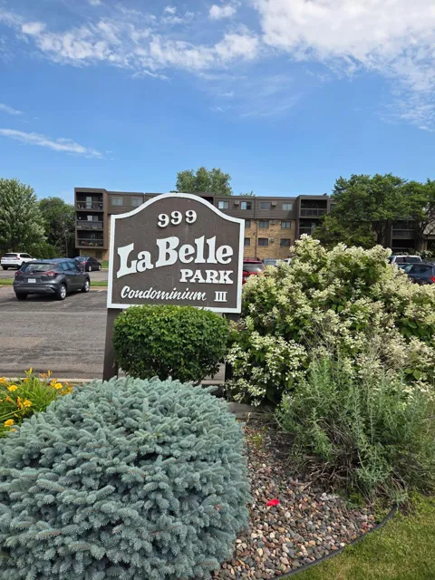 999 41st Avenue NE #307