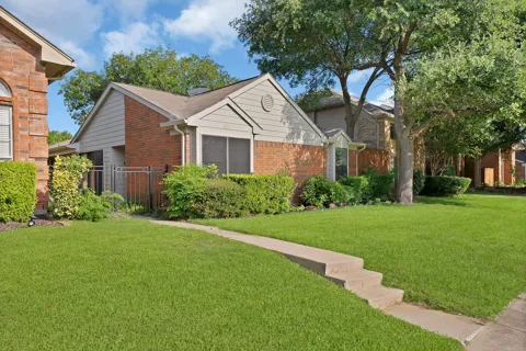 4213 Phoenix Drive