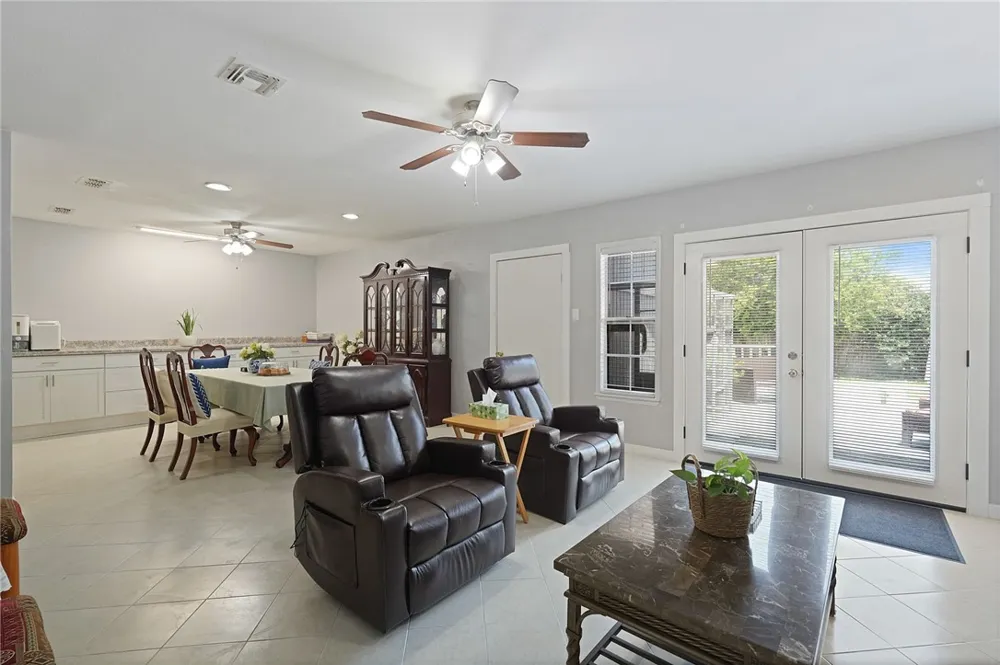 922 Oak Park Avenue Corpus Christi, TX 78408