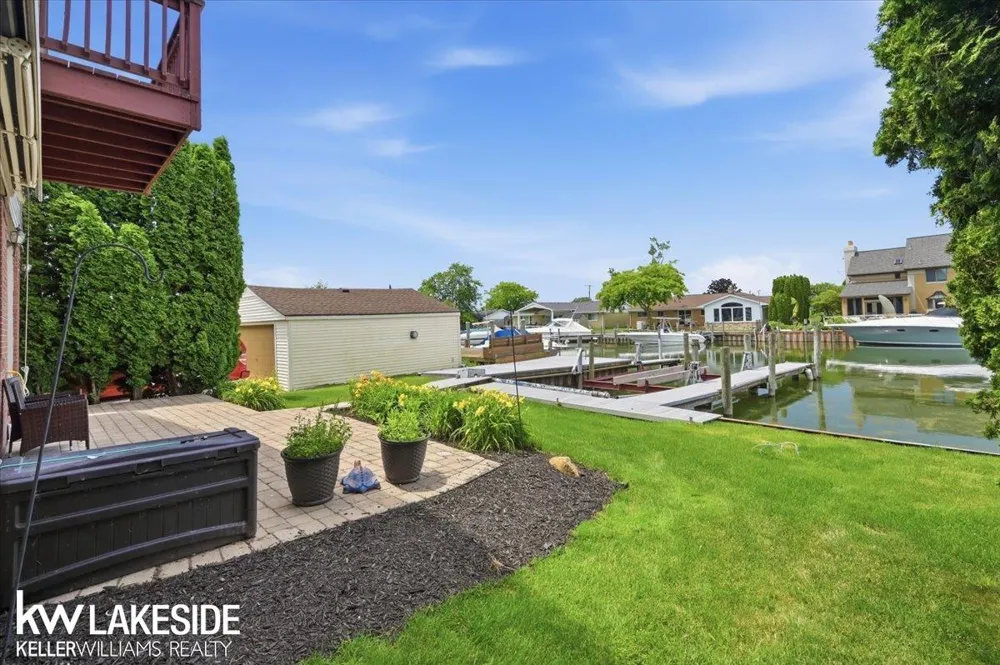38823 E Archer Drive Harrison Charter Township, MI 48045