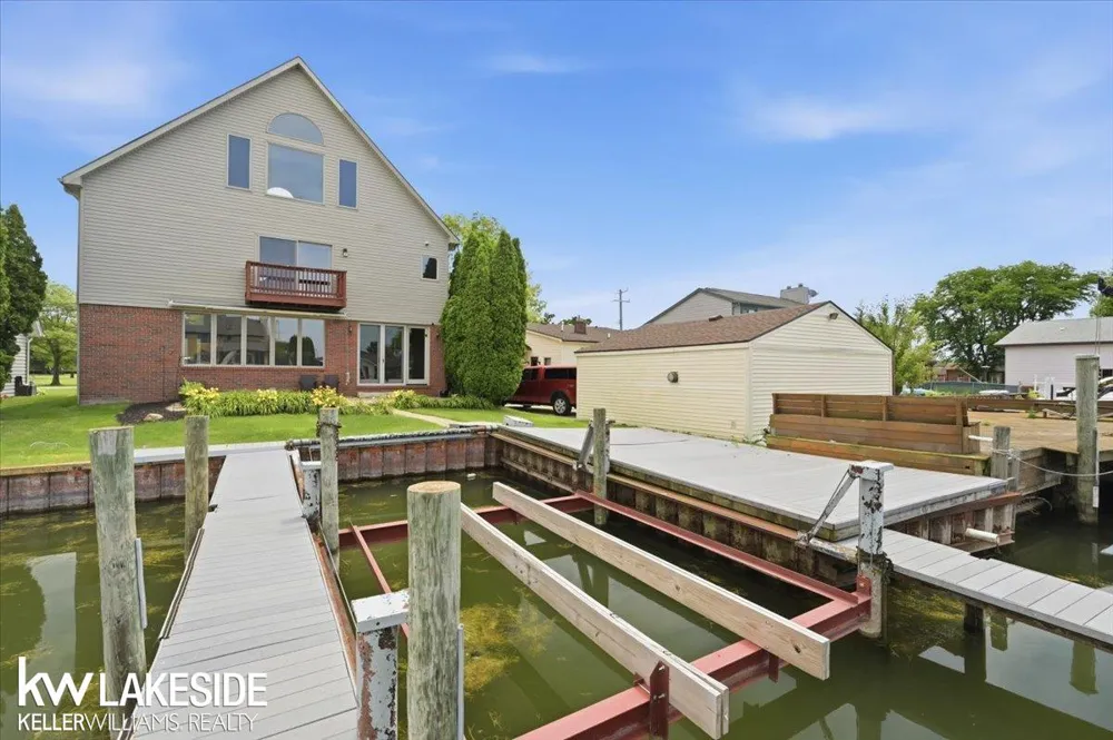 38823 E Archer Drive Harrison Charter Township, MI 48045