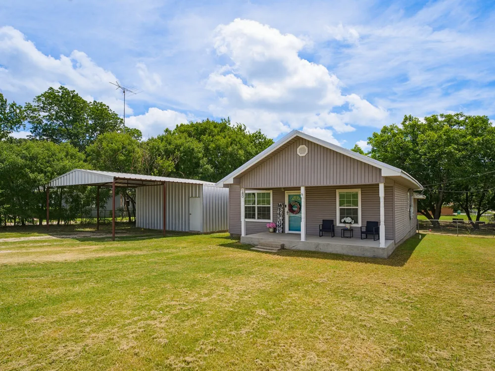 180 Trail Drive Bowie, TX 76230