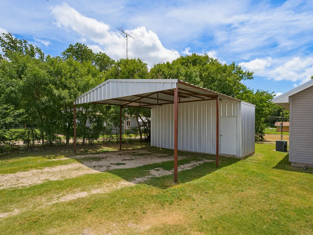180 Trail Drive Bowie, TX 76230