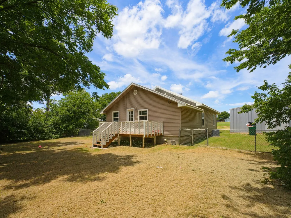 180 Trail Drive Bowie, TX 76230