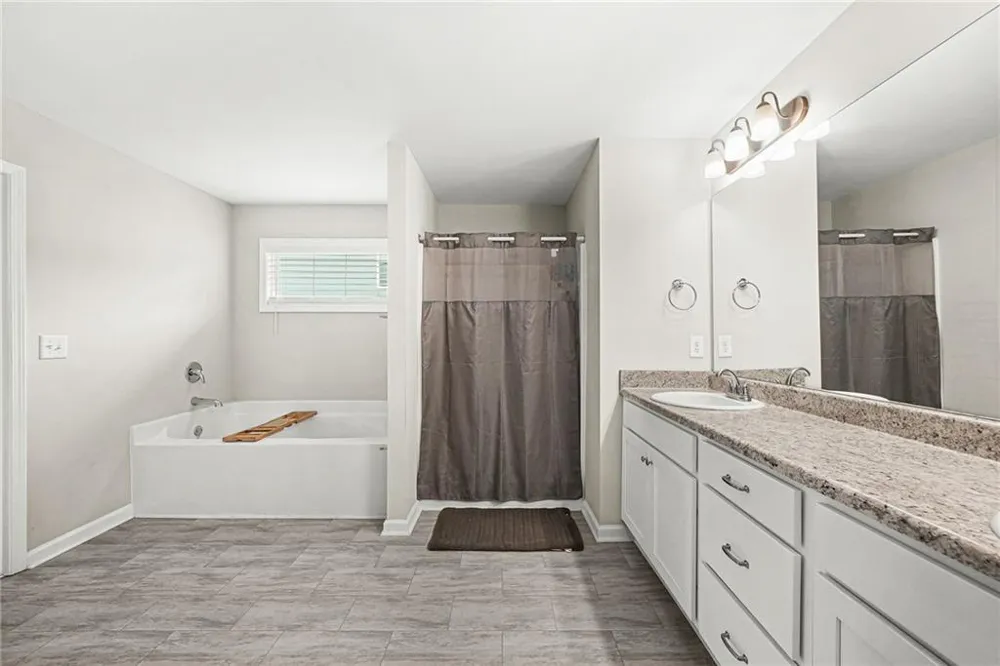 409 Splash Pointe Temple, GA 30179