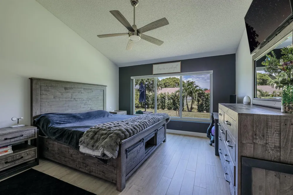 10275 Grove Lane Cooper City, FL 33328
