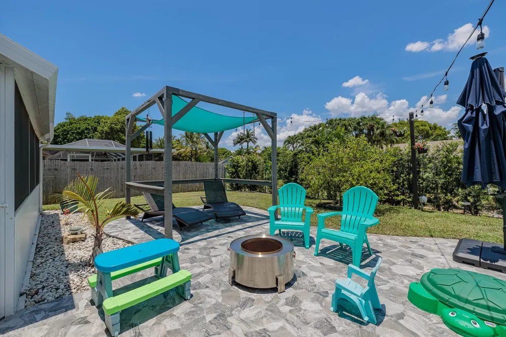 10275 Grove Lane Cooper City, FL 33328