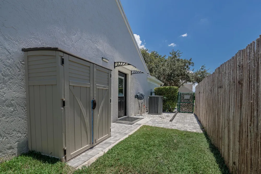 10275 Grove Lane Cooper City, FL 33328