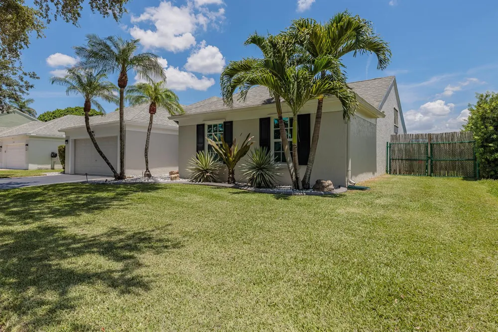 10275 Grove Lane Cooper City, FL 33328