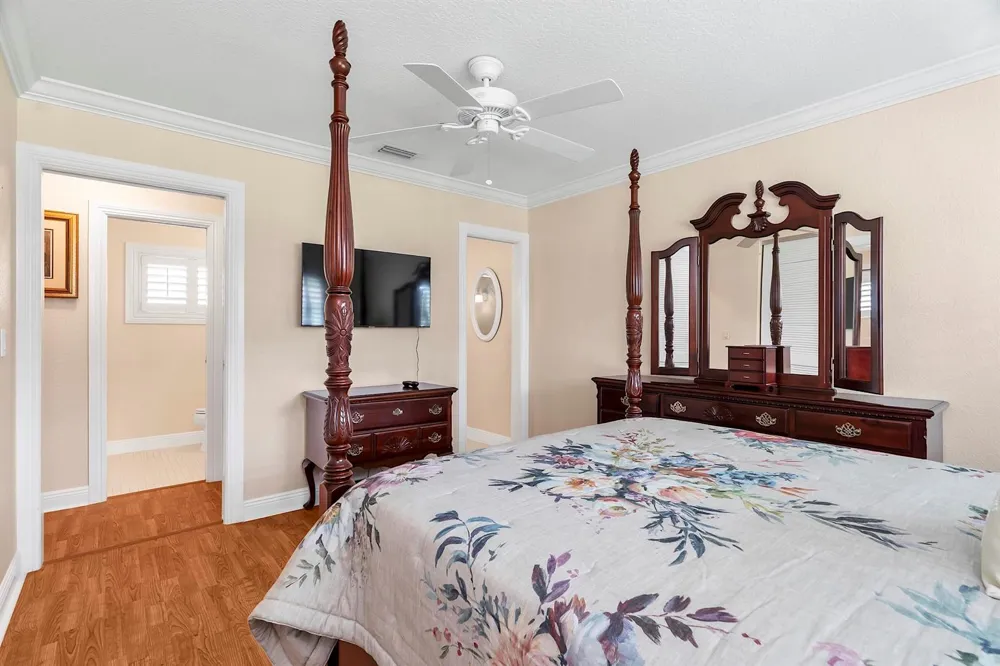 2930 Crosley Drive E #M West Palm Beach, FL 33415