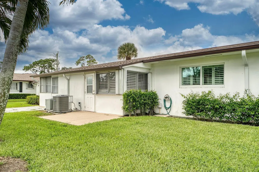 2930 Crosley Drive E #M West Palm Beach, FL 33415