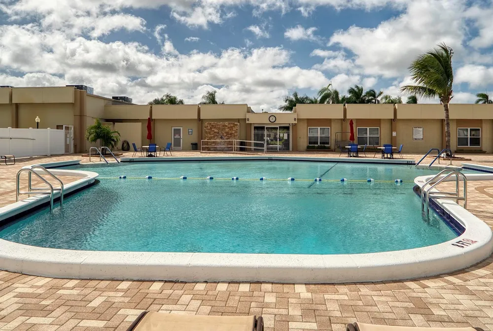 2930 Crosley Drive E #M West Palm Beach, FL 33415