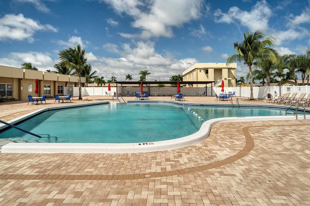 2930 Crosley Drive E #M West Palm Beach, FL 33415