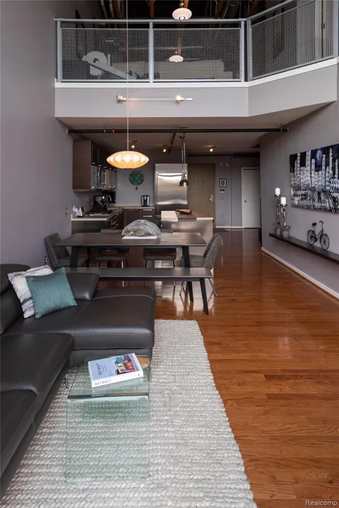 111 MAIN STREET #303