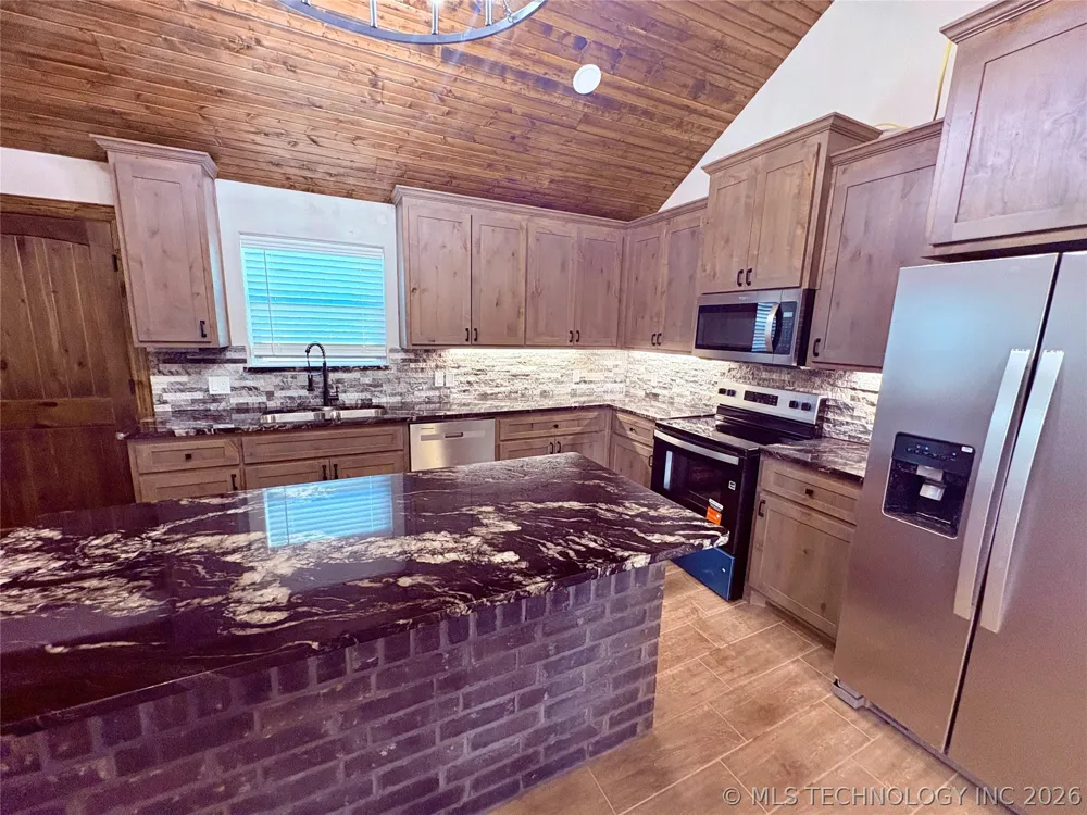 11768 Maximus Lane Kingston, OK 73439