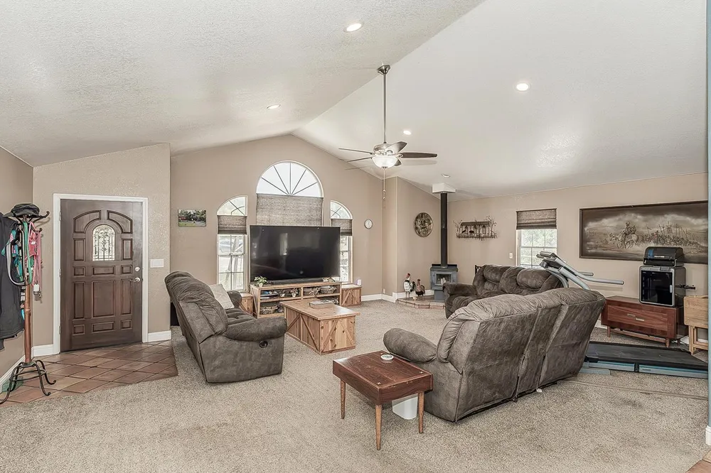 14176 Oak View Drive Prather, CA 93651