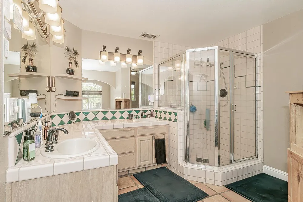 14176 Oak View Drive Prather, CA 93651