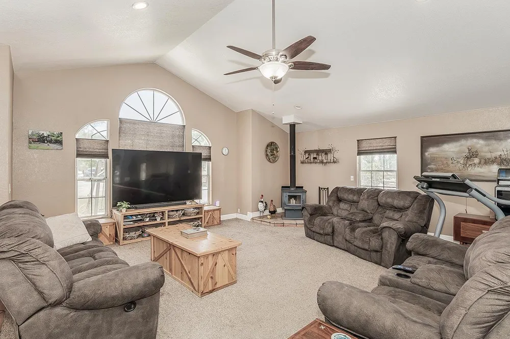 14176 Oak View Drive Prather, CA 93651