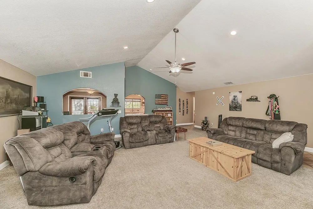 14176 Oak View Drive Prather, CA 93651