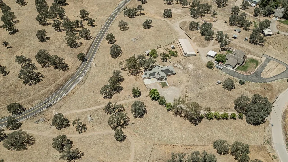 14176 Oak View Drive Prather, CA 93651