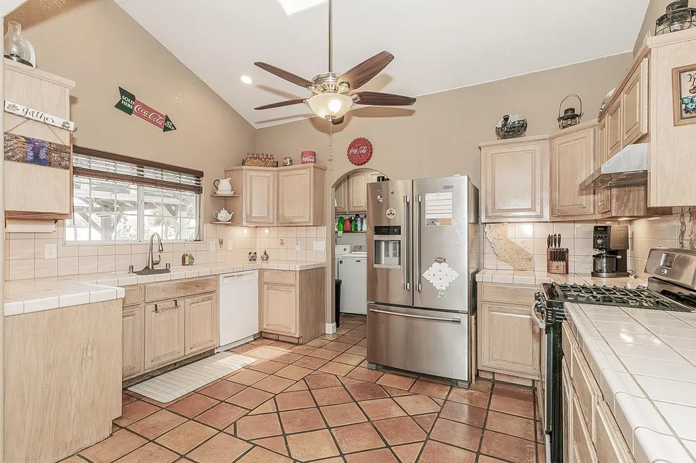 14176 Oak View Drive Prather, CA 93651
