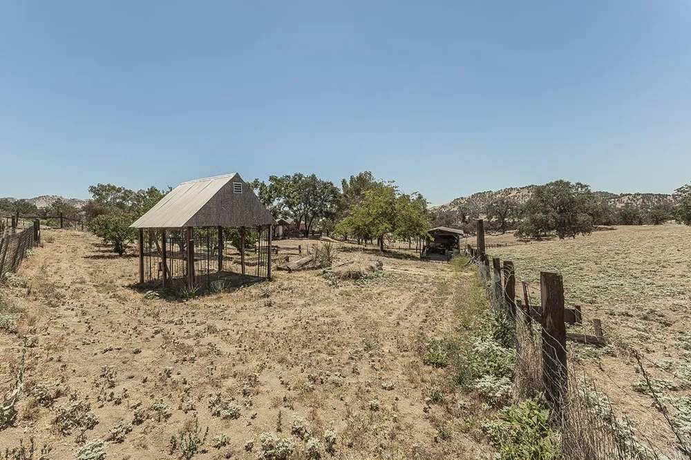 14176 Oak View Drive Prather, CA 93651