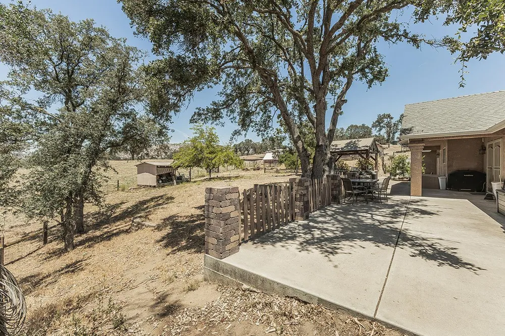 14176 Oak View Drive Prather, CA 93651