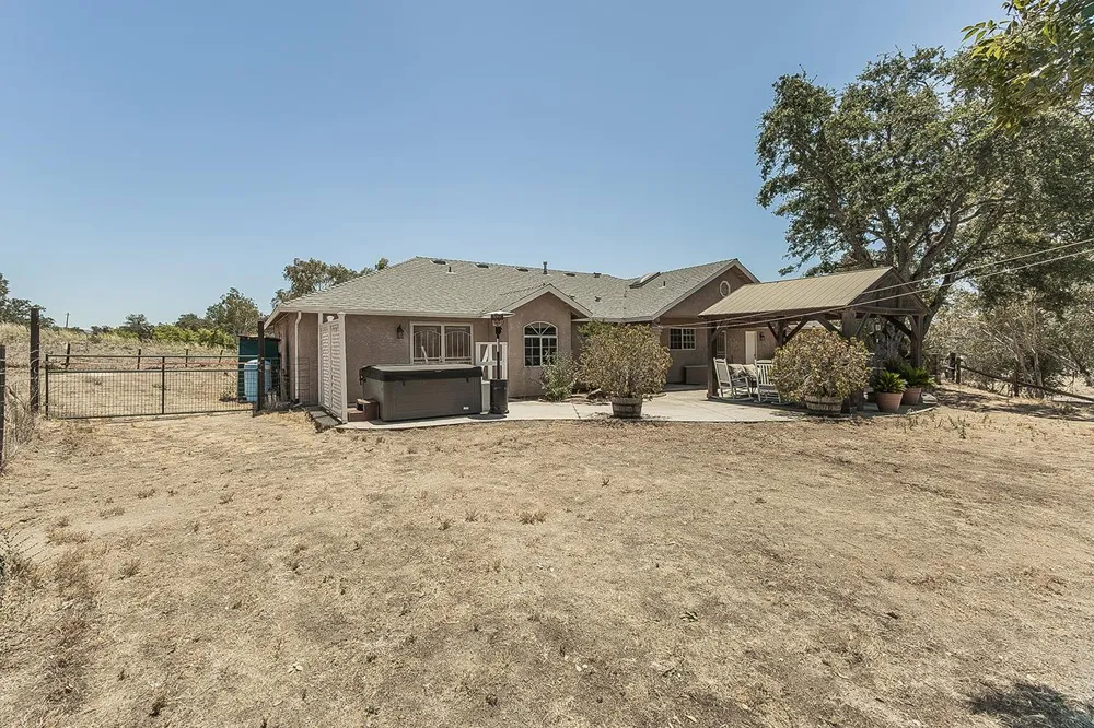 14176 Oak View Drive Prather, CA 93651