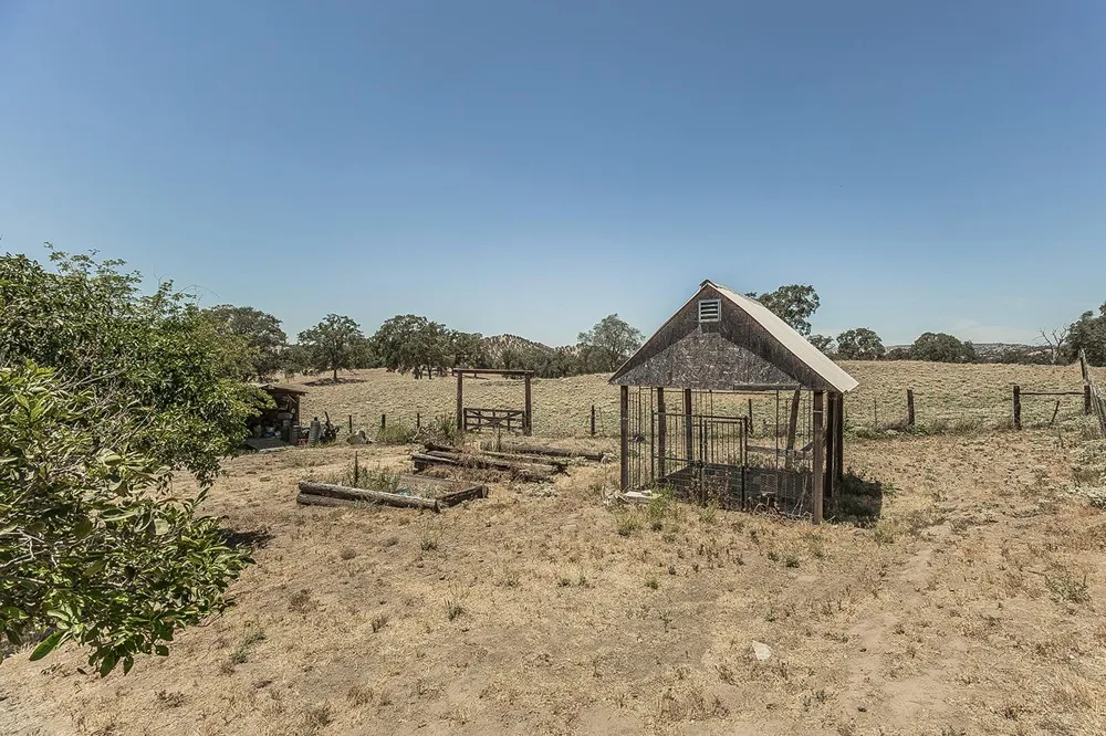 14176 Oak View Drive Prather, CA 93651
