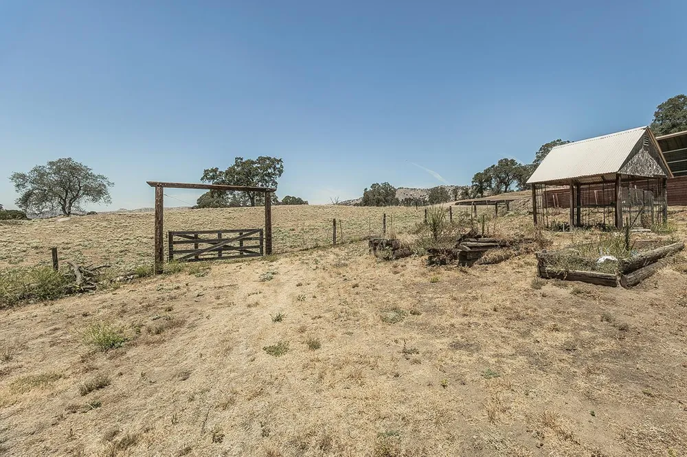 14176 Oak View Drive Prather, CA 93651
