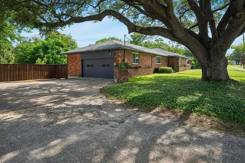 2203 Healey Drive Dallas, TX 75228