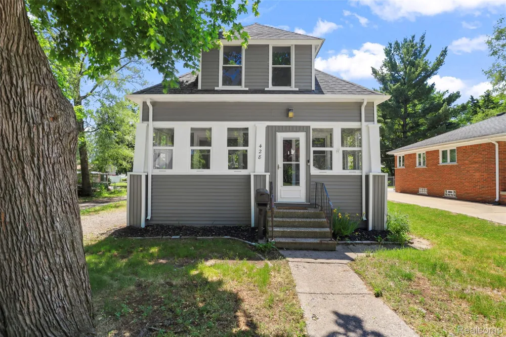 428 Bauman Avenue Clawson City, MI 48017
