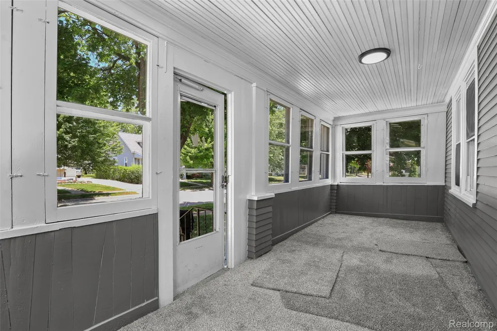 428 Bauman Avenue Clawson City, MI 48017