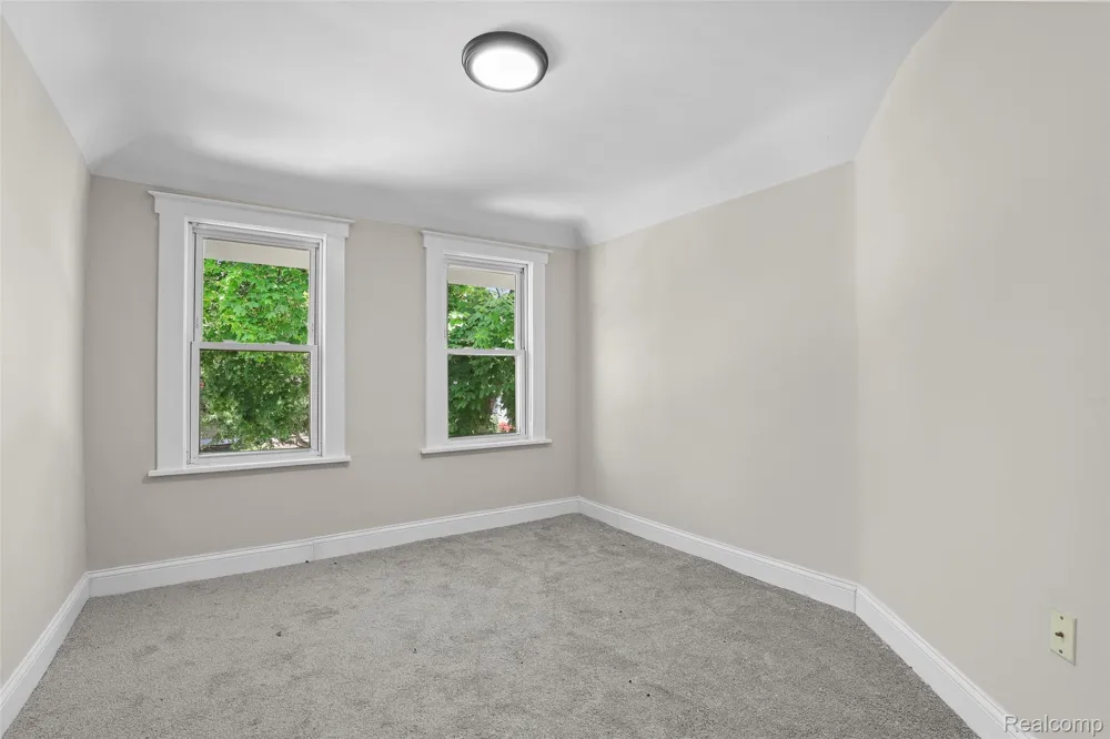 428 Bauman Avenue Clawson City, MI 48017
