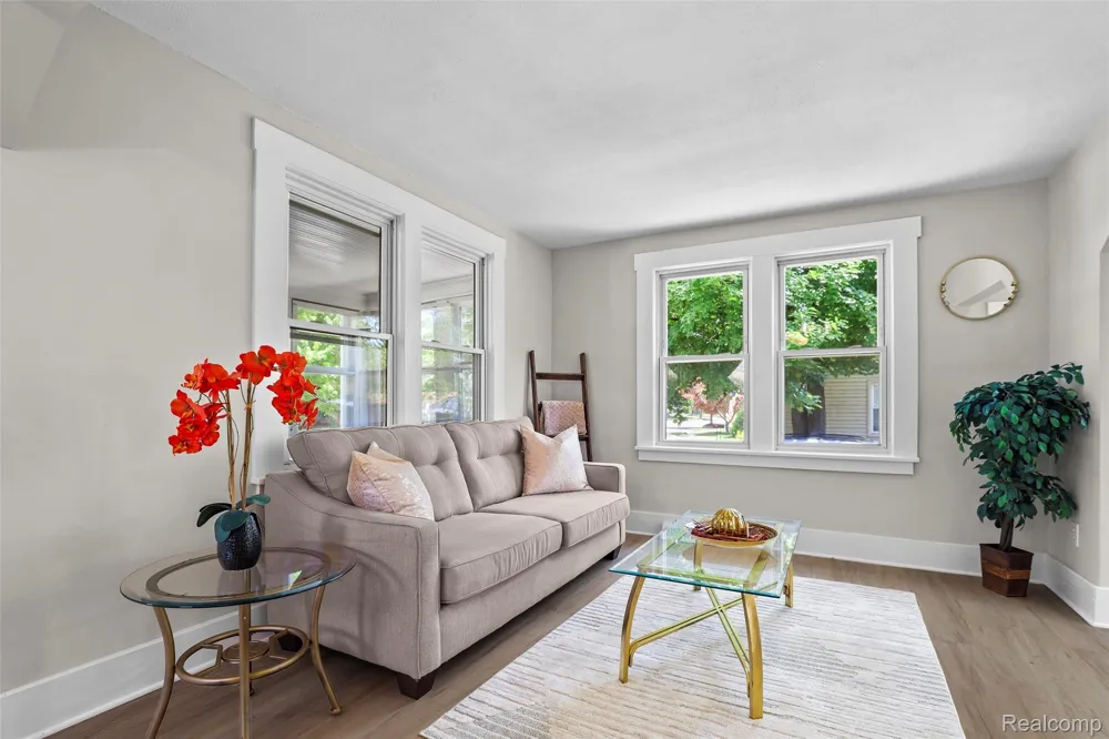 428 Bauman Avenue Clawson City, MI 48017