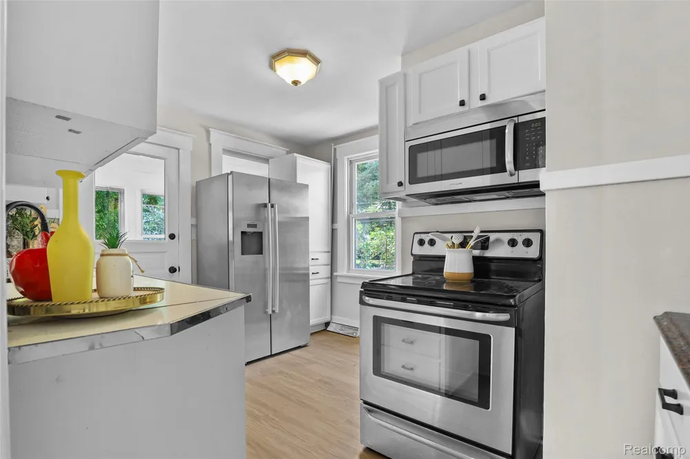 428 Bauman Avenue Clawson City, MI 48017